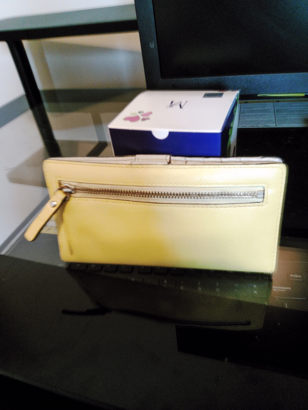 kate spade cream bifold wallet - Picture 2 of 3